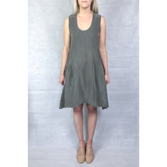 Natalie Busby Minimalist Pocket Shift Dress - Picture 1 of 7